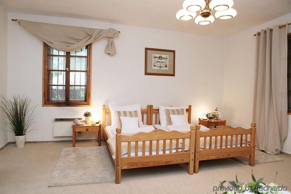 Hotel Noma Residence Zameczek Mysliwski Promnice Kobior Ruang foto